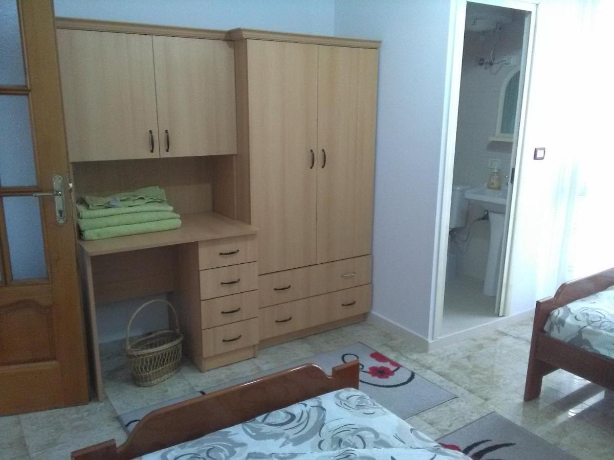 Vila Sula Guesthouse Durrës 外观 照片