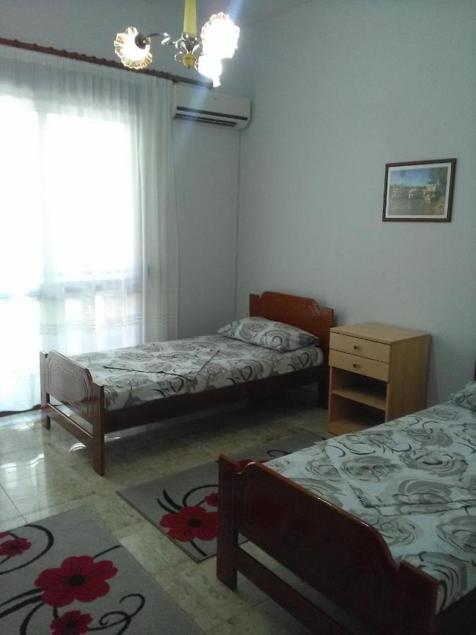 Vila Sula Guesthouse Durrës 外观 照片
