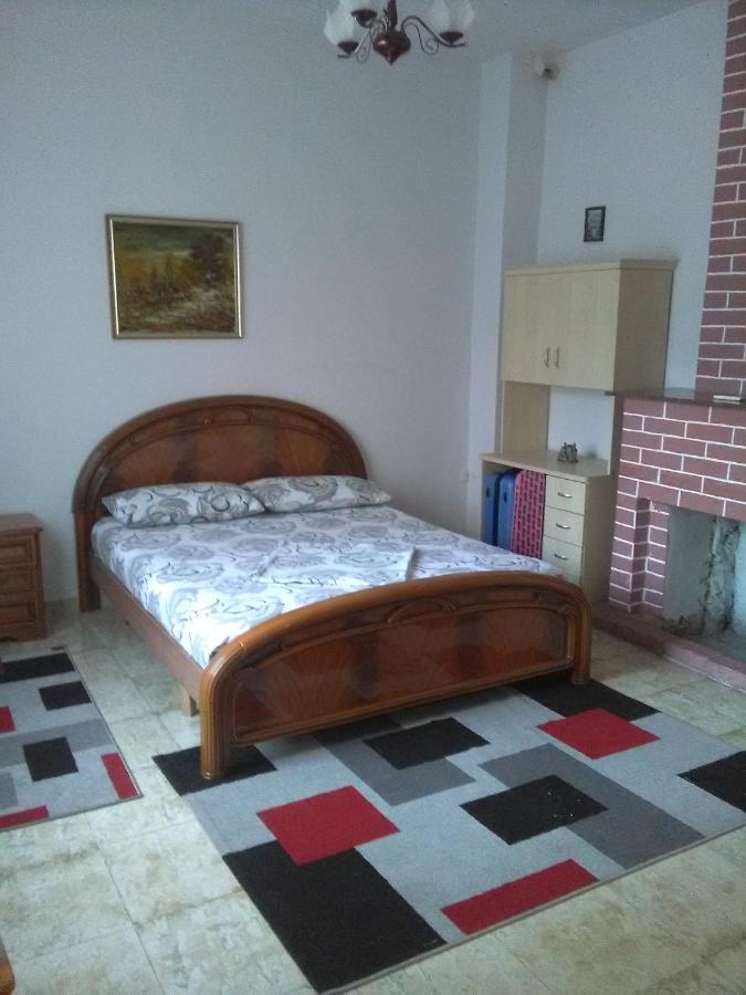 Vila Sula Guesthouse Durrës 外观 照片