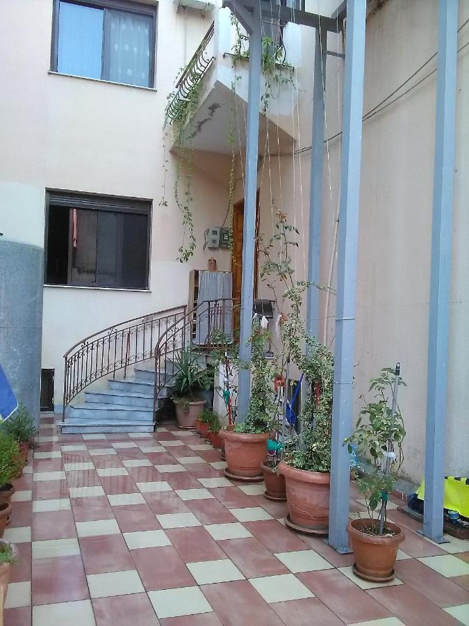 Vila Sula Guesthouse Durrës 外观 照片